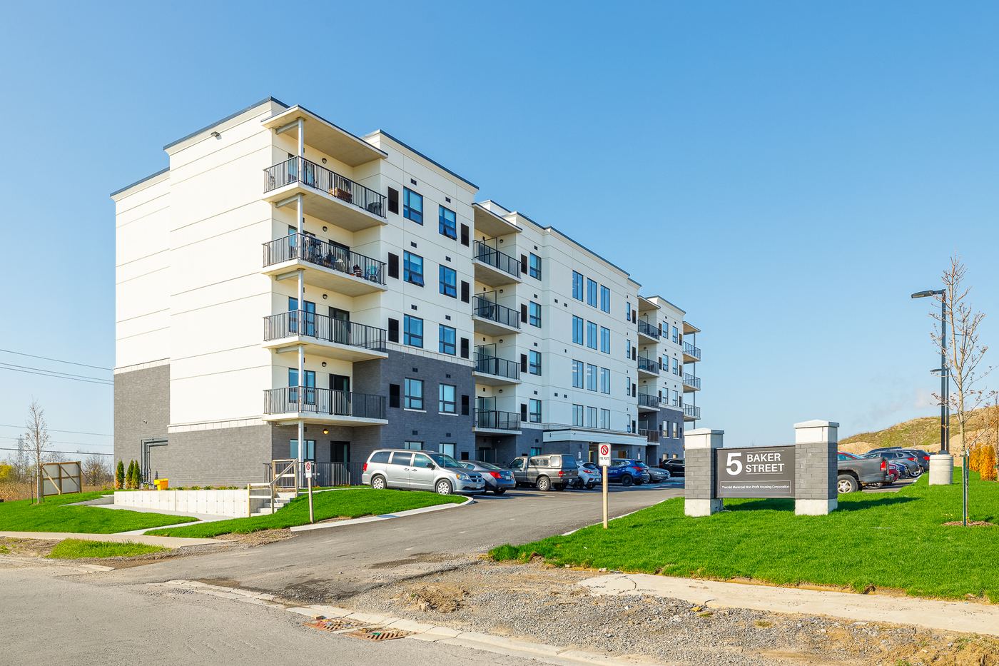 5 Baker Street building exterior